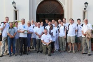 Auf Cozumel. Gruppenbild vor der Abfahrt zum Einsatzort, der Pfarrgemeinde von Guadalupe