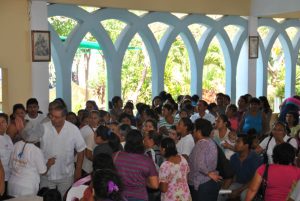 Der Einsatz in Cancun war sehr anstrengend, denn es kamen sehr viele Patienten. Wir arbeiteten bis spät in den Abend.
