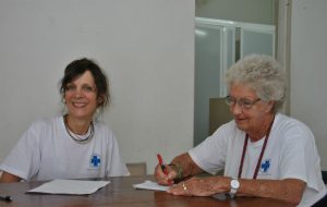 Dr. Dorit Wilke-Lopez mit ihrer Übersetzerin Irmela Lucas.